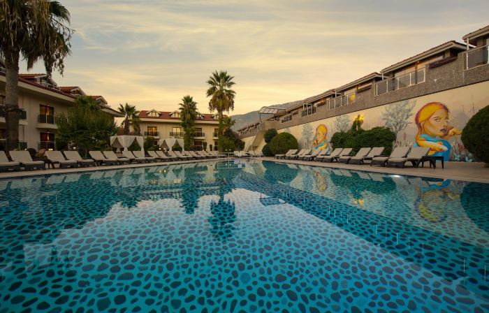 HAN Deluxe Hotel