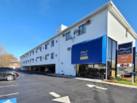 Hampton Village Inn Hotels in Hampton