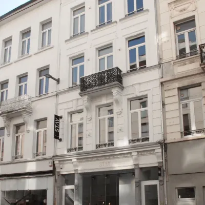 Maison Nationale City Flats & Suites Отели рядом с достопримечательностью «Frietkotmuseum Antwerpen»