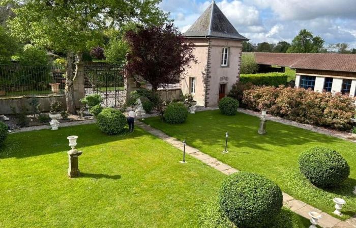 Le Château de Failloux, Piscine intérieure