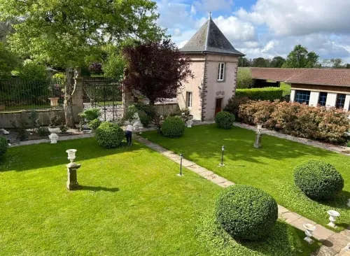 Le Château de Failloux, Chambres D hôtes,Piscine intérieure Hotels in Grandvillers