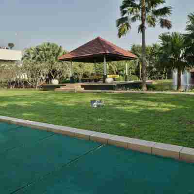 Radisson Blu Dhaka Water Garden Hotel Exterior