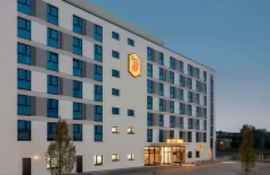 Super 8 by Wyndham Oberhausen