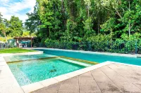 Blue Lagoon Villa B - Villas