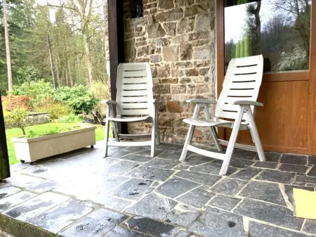 Cottage in the Heart of the Ardennes Woods Отели в г. Мане