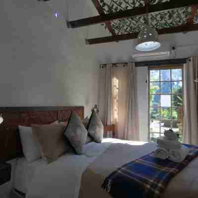 Autumn Breeze Manor Guest House Rooms