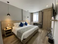 EcoHub Hotel Medellin - parking