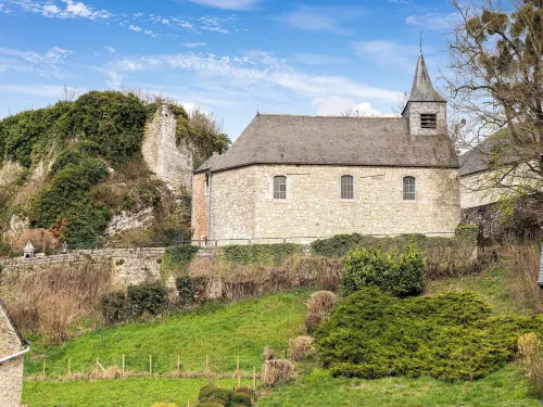 Cozy Chalet with Garden Hotels in Beauraing