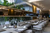 York Medellin, Curio Collection by Hilton - servizio colazione