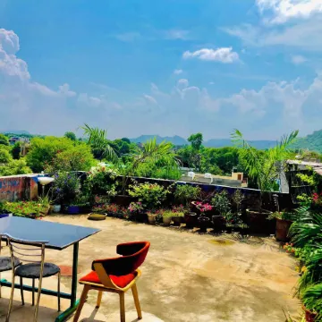 Bhoora House
