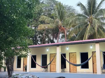 Hostal Camilas Hoteles cerca de Playa El Tunco