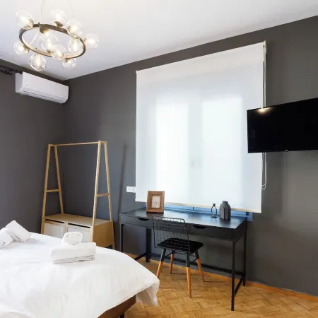 Canvas Color Your Stay