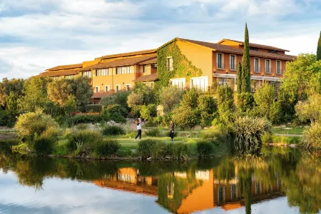 Hotel Peralada Wine Spa & Golf Отели в г. Капмань