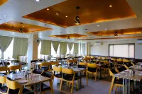 Hotel Sai Inn at Statue of Unity - Frühstück
