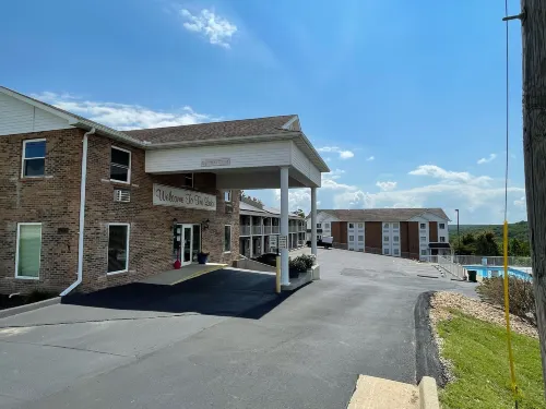 Schmidt's Creek Hotel