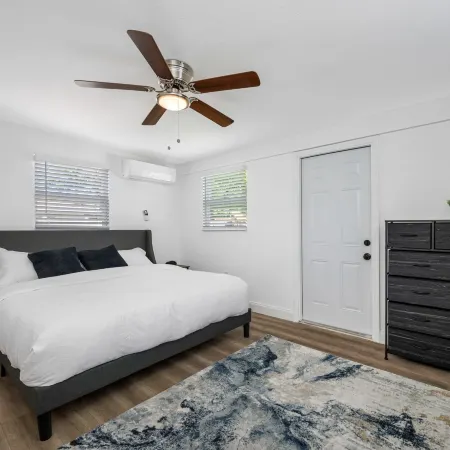 Spacious 4Br w Pool BBQ Grill Theatre Room