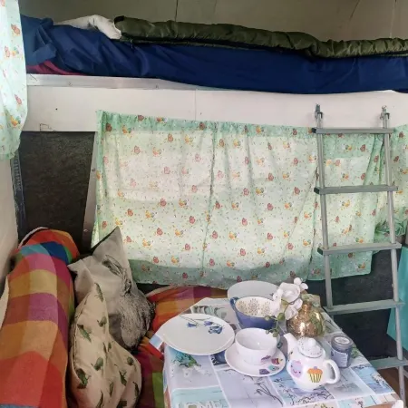 Secluded Converted Horsebox Retreat in Welcombe
