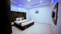 Deluxe Luxurious Room - Pool - Spa - Gym - Parking - 2-Star