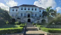 Oceanview Apt - Montego Bay, Ja, Pool, Bar, Beach Hotels in 