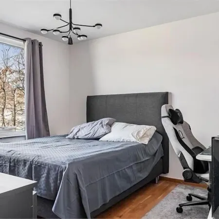 5-Bed-Rooms House with Jacuzzi, Free Parking, and 2 Toilets-Bath in Malmö