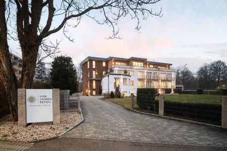 Hotel Vier Jahreszeiten Direkt an Den Kliniken Und Therme Bad Krozingen, Nahe Freiburg