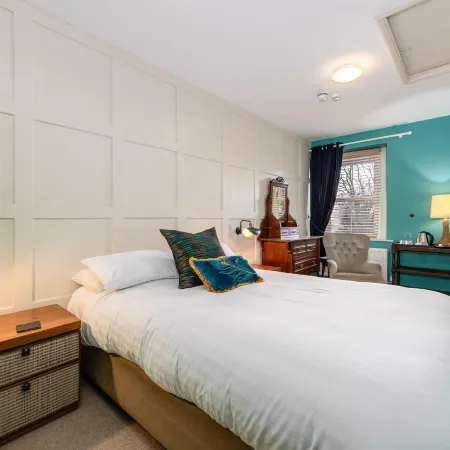 The Red Admiral Hotel