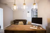 Hola Rooms
