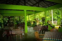 Paradise Guest House Hotels in Морагасуэва