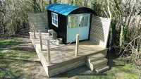 Tadnoll Escape- Shepards Hut- Sleeps 2- Bbq- Lake Hotels in Bere Regis