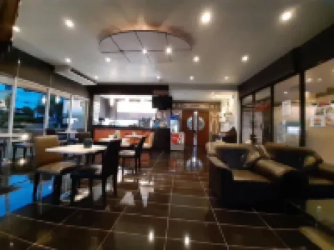 โรงแรมมณีโรจน์ โรงแรมในอำเภอเมืองสุรินทร์