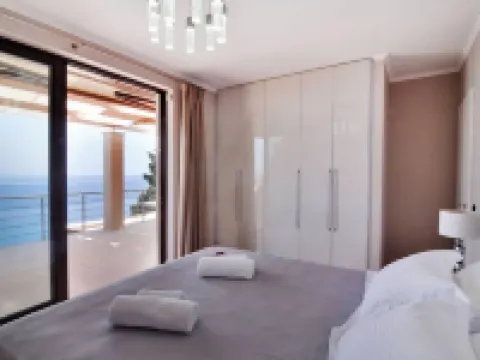 コーフ対夢の休日 ヴィラ ペラマのホテル