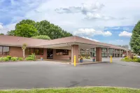 Quality Inn Mount Airy Mayberry Hotels in Pilot