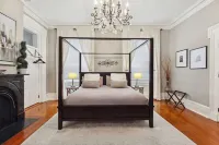 Savannah's Jewel On Jones Street. 3 Bedroom, 2 bathroom condo.