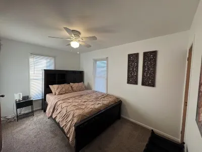 Charming Updated 2-bedroom Lakewood Oasis Moon's Food Store 주변 호텔