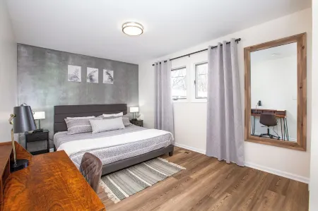 Grand Retreat/5 Bedrooms/Game Room