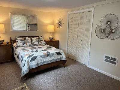Charming 1-bedroom 1/2 house in soothing St Helen Hideaway with WiFi