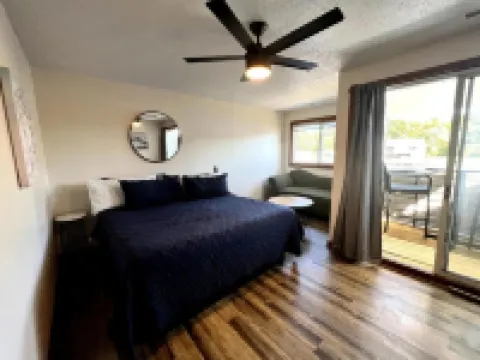 Knot One- Balcony View of ICW- Dog Friendly! Hotels in Currituck County