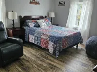 Sleeps 10 home in Thomas. Walk to Purple Fiddle. Close to Davis and Canaan Hotels in Tucker County