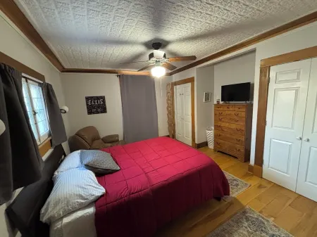 Charming Duplex by Bottleworks Mass Ave in Historic neighborhood