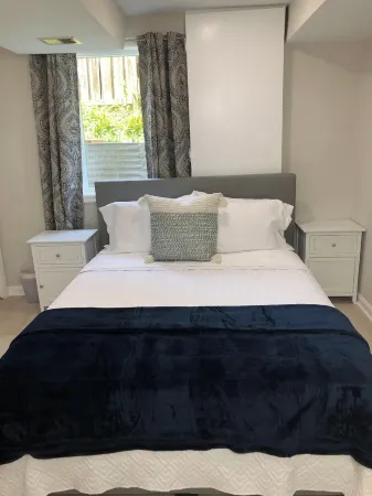 Exclusive Escape- 1 mile to metro w/ FULL kitchen!