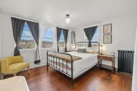 Historic Plaza Retreat 4Br, Walk to Whiskey Row, Modern Charm