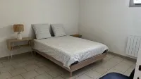 Spacious 2 bedrooms / closed private parking Center Watchmaker De Provence 주변 호텔