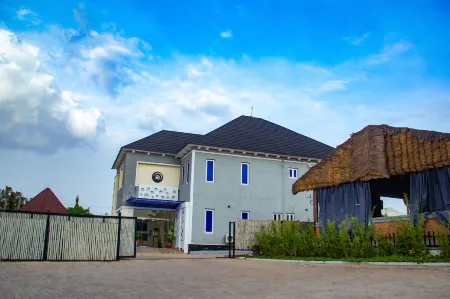 Shartell Villa Jos Отели в г. Джос