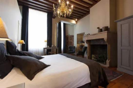 Hotel Boterhuis Hotels near Genuese Loge