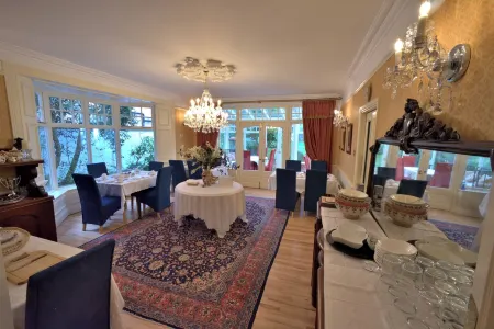 Herbert House ,V93 RF64