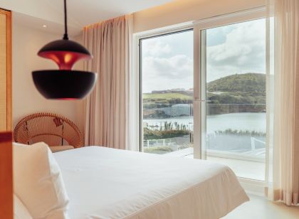 Silveira Bay Lounge Retreat