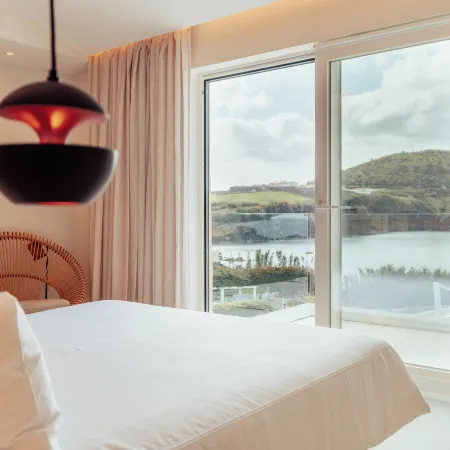 Silveira Bay Lounge Retreat