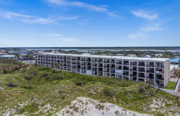 比徹海濱套房酒店