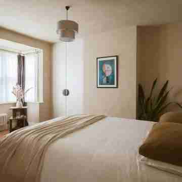 Architectural Digest - 2 bed Rooms