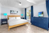 Steps to Beach, Heated Salt Pool, Hot Tub, Family Friendly